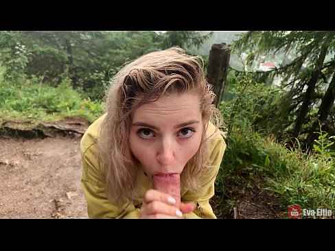 ❤️ 女孩在公共场合口交后吞下精液 - Eva Elfi at us